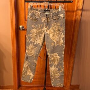 Else Beige Floral/ camo Women's Cropped Jeans